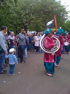 mela crowd trombone