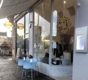 shop-outside-la-lanterna