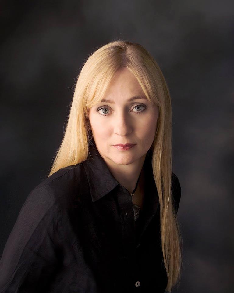 how to plot a novel with caro ramsay