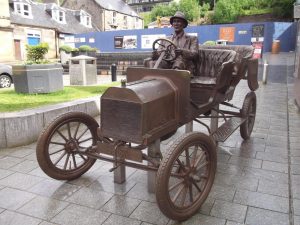 old car statue.jpg