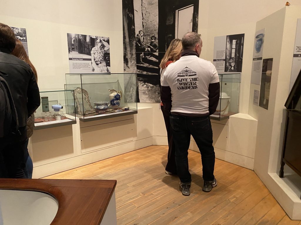 People in Gallery