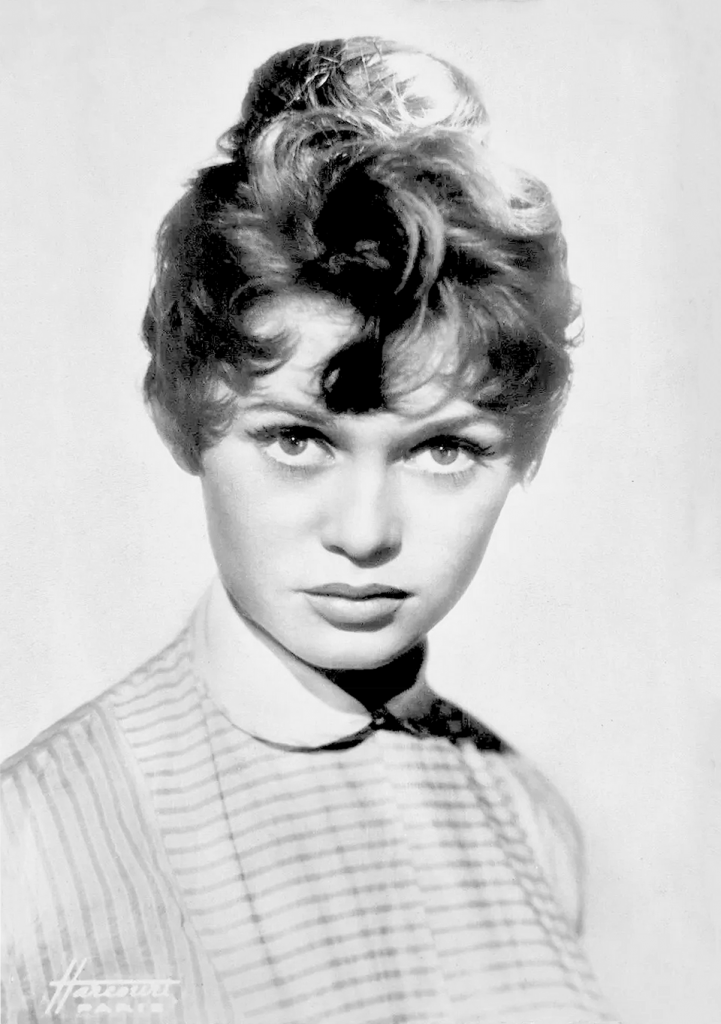 BrigitteBardot-StudioHarcourt-1952